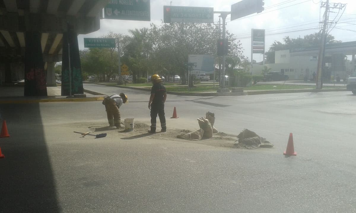Camión de carga provoca caos por irresponsabilidad