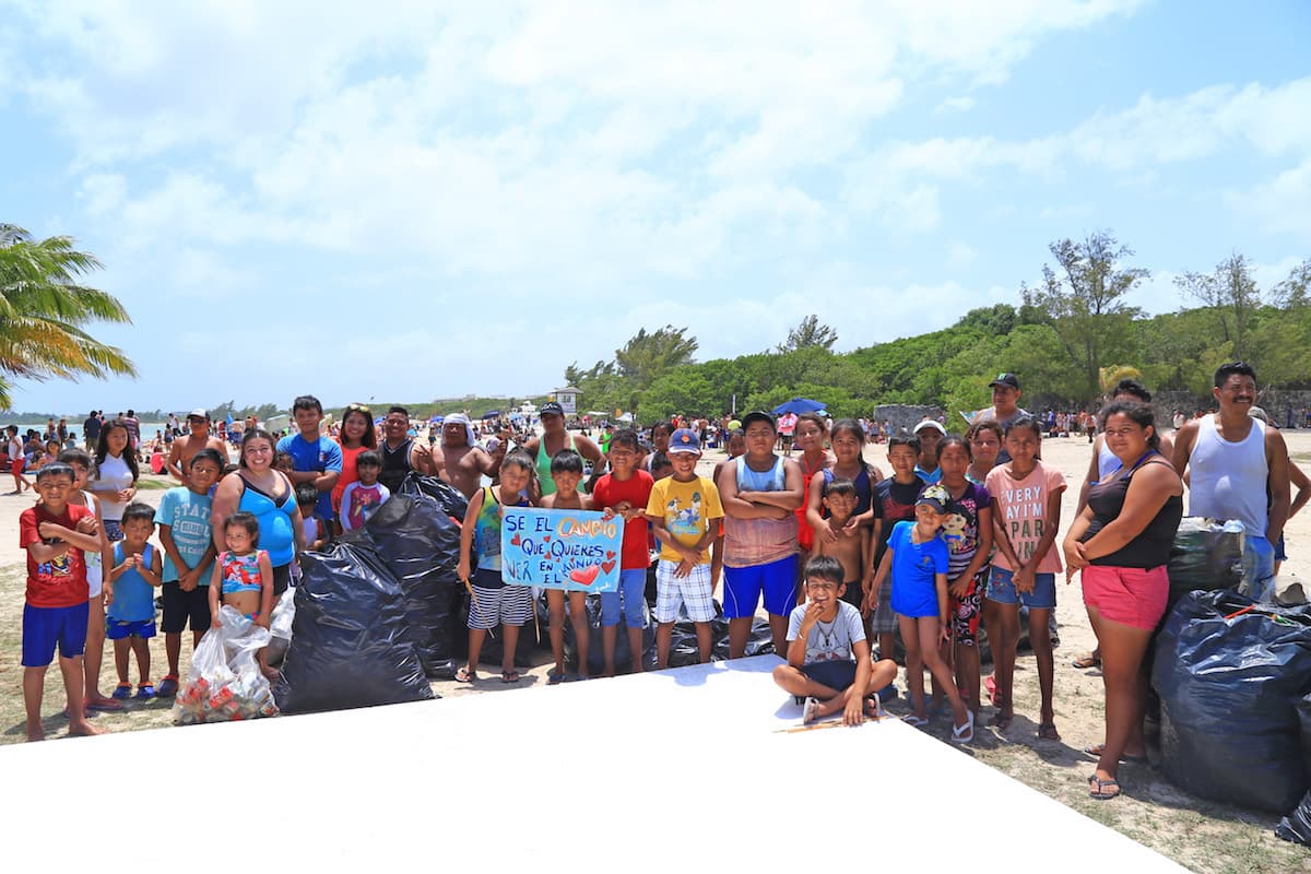 Participan niños en el Primer Festival Ecológico Yo Cuido Mi Playa en Solidaridad