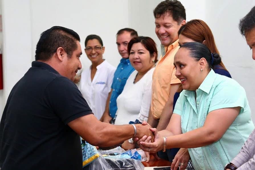 Cristina entrega equipamiento para hacer frente a la temporada de huracanes
