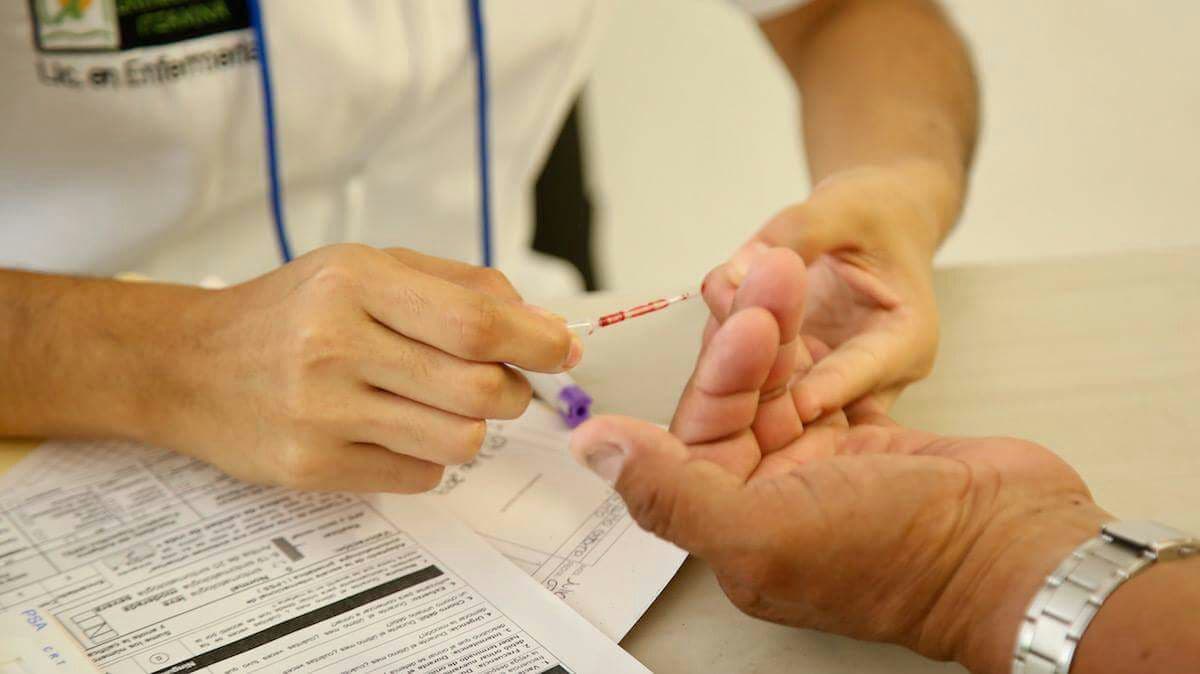 Campaña de prevención de cáncer de próstata, mama y cérvicouterino