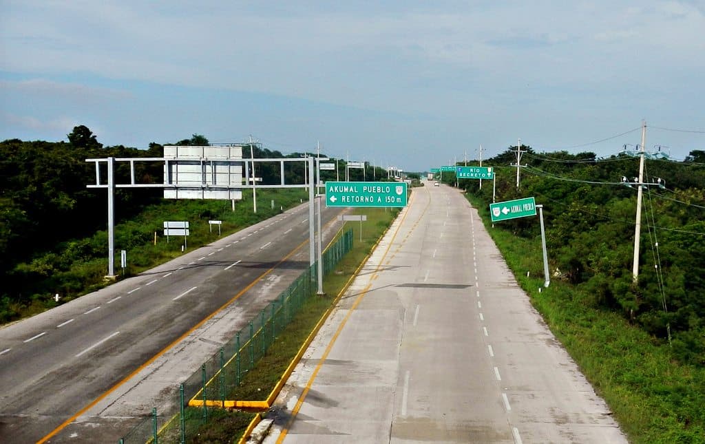 Planean ampliar carriles de la carretera federal 307 Chetumal-Cancún