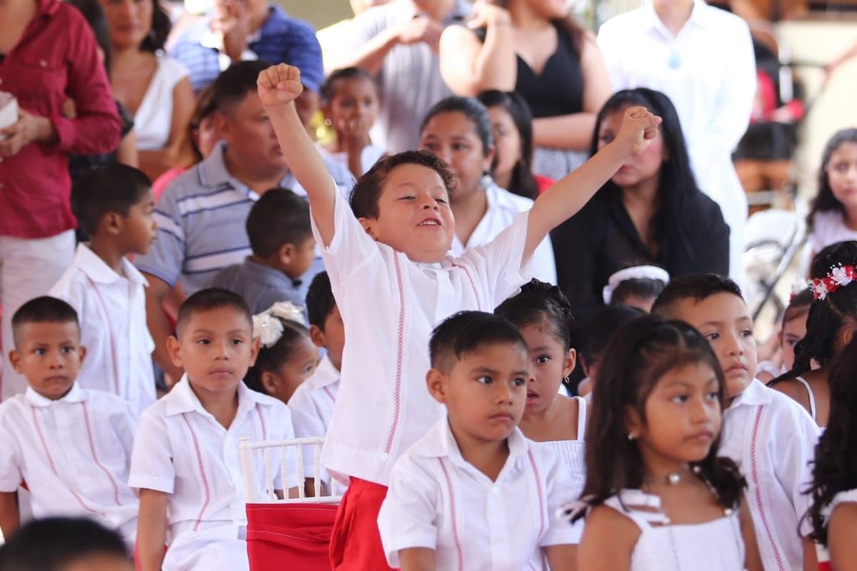 Niños y jóvenes son la esperanza de Quintana Roo: Carlos Joaquín