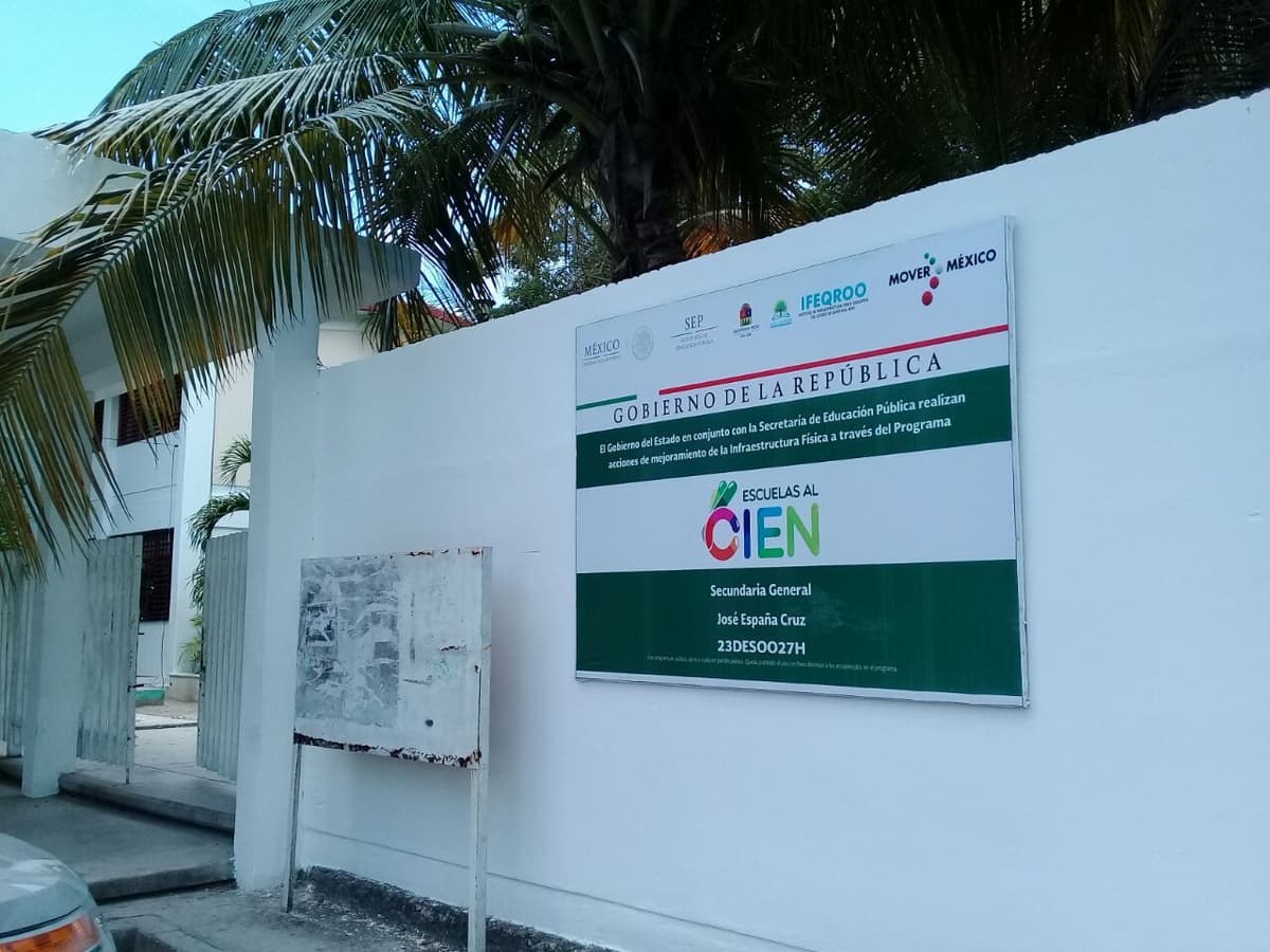 Maestra de la José España Cruz obliga a alumnos a comprarle las papitas