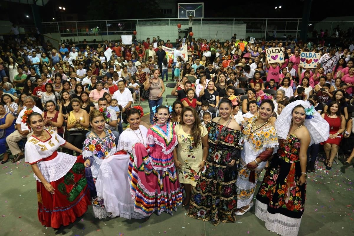 Adriana Quintero se corona como Señorita Independencia Tulum 2017