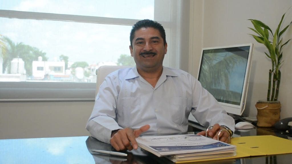 Anuncia Pedro Escobedo Vázquez su postulación para la titularidad de la ASEQROO