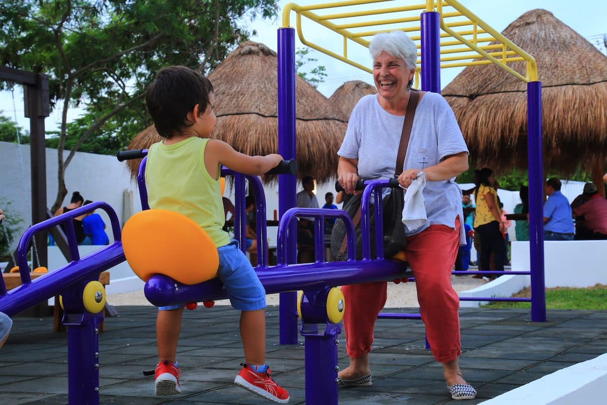 Inauguran parque en el fraccionamiento Balam Tun