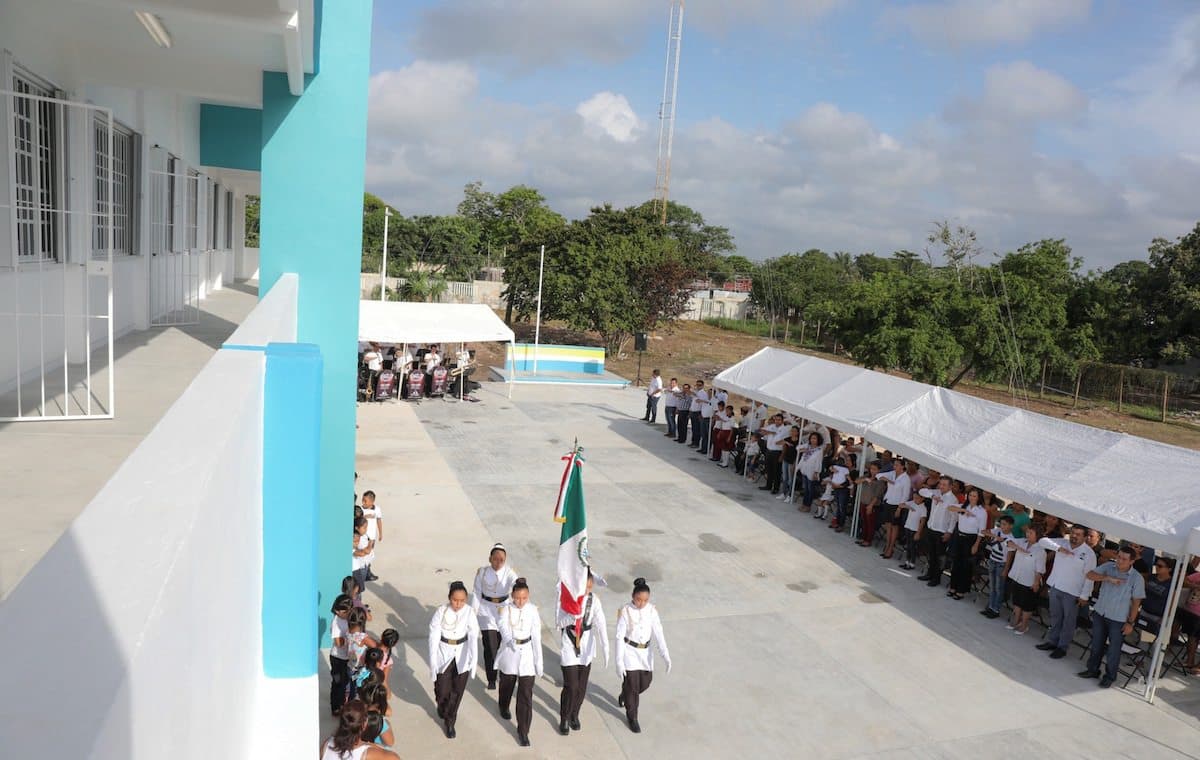 Estrenan nueva escuela en Puerto Morelos
