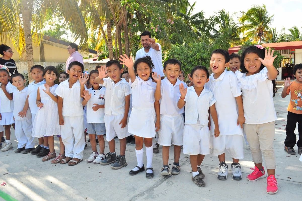 Más de 10 mil alumnos a las aulas en Tulum