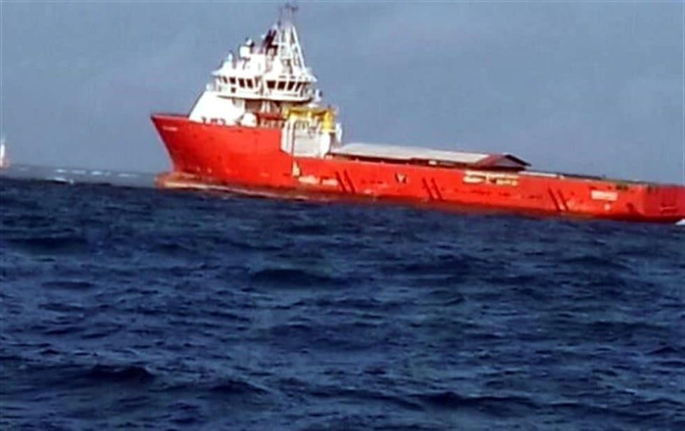 Buque encalla en arrecifes de Veracruz