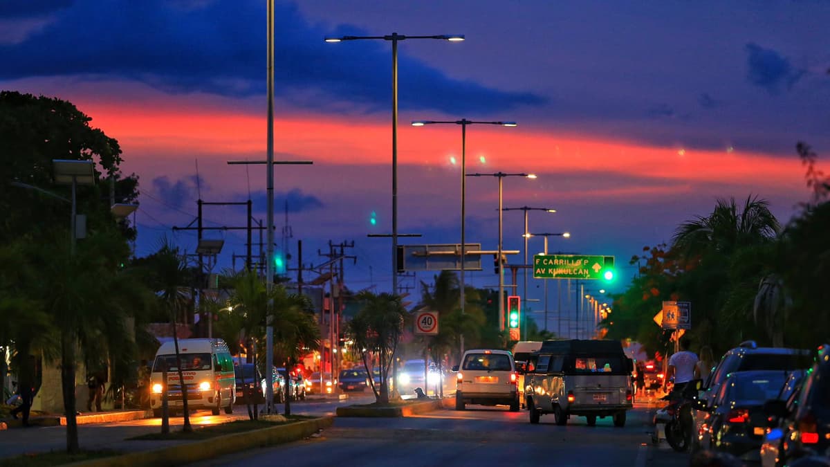 Continúa programa de Rehabilitación de Luminarias en Tulum