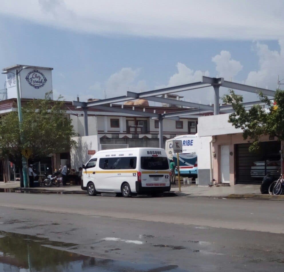 Ante apatía de autoridad municipal brindarán combis servicio de transporte al llamado "centro" de la ciudad