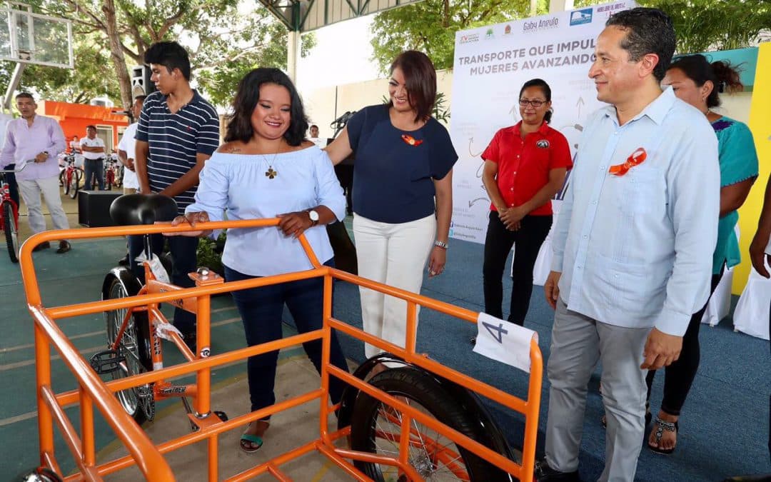 Carlos Joaquín entrega 437 bicicletas del programa Transporte que Impulsa; Mujeres Avanzando