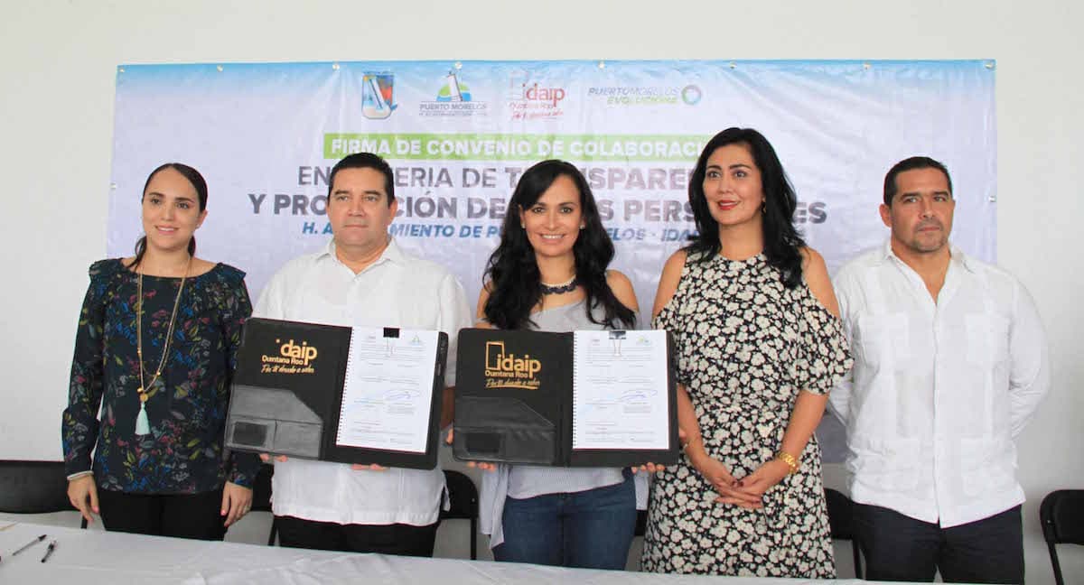 Firma gobierno de Puerto Morelos convenio de colaboración con el Idaipqroo