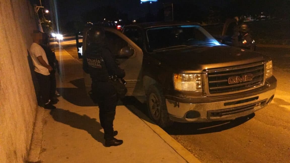 Aseguran Federales armas y cartuchos en Cancún