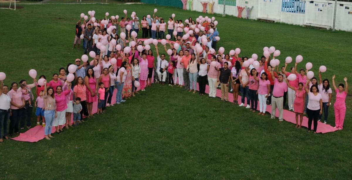 Forman lazo humano rosa