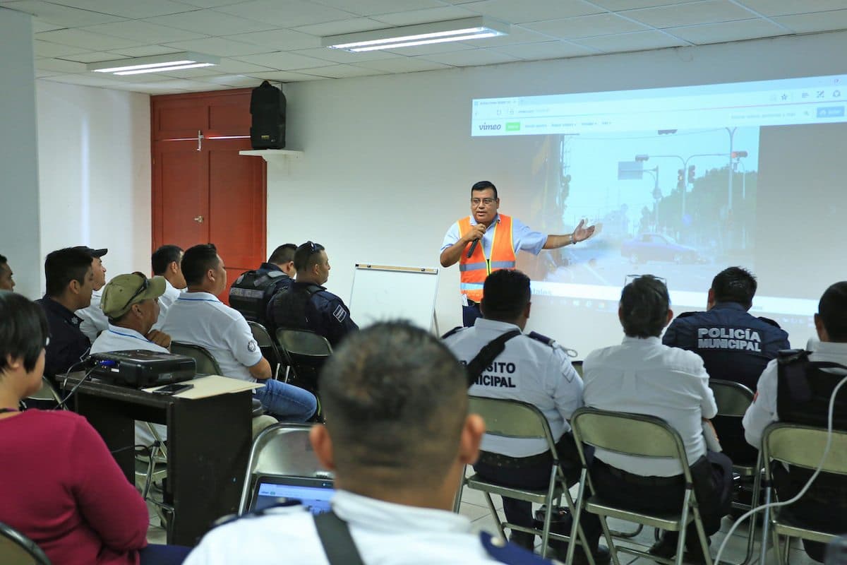 Capacita Solidaridad a policías de tránsito en manejo preventivo