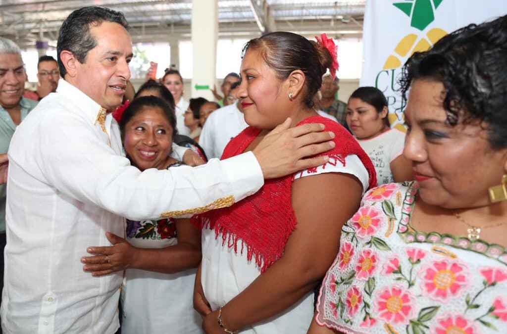 Carlos Joaquín entrega recursos del programa Concurrencia 2017