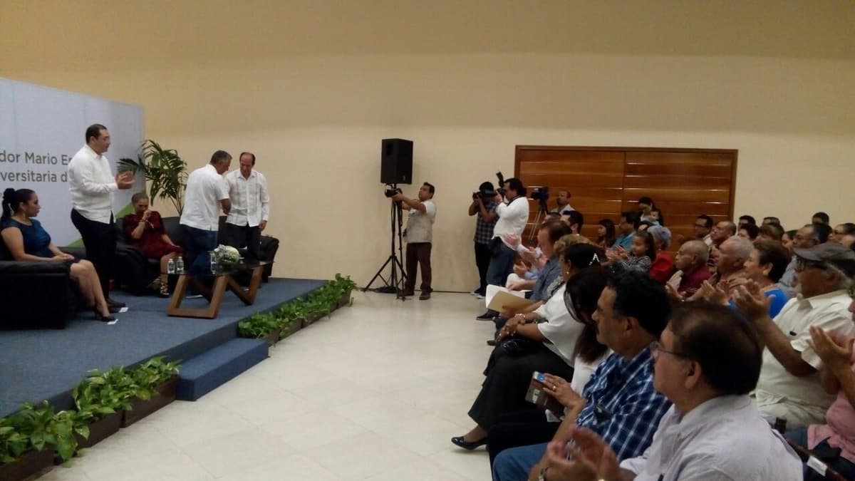 Reciben universidades expediente jurídico de Mario Villanueva