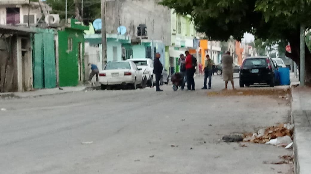 Lanzan explosivos contra casa en la colonia Colosio