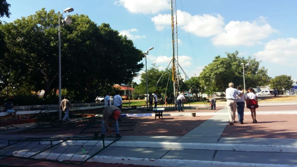 Reutilizan en Cancún decoración navideña del año pasado
