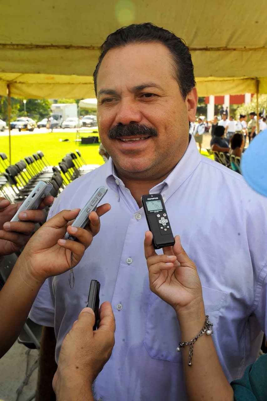 Sedesol redujo programas en Quintana Roo, acusa Julián Ricalde