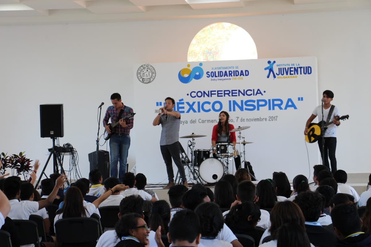 La gira "México Inspira", llega para motivar a jóvenes playenses a luchar por sus objetivos