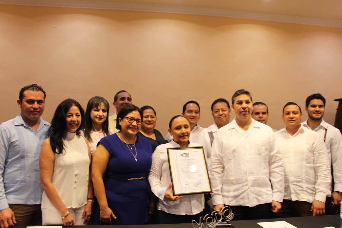 Entrega la COFEMER reconocimiento histórico a Cristina Torres y certifica a Solidaridad por su trabajo en mejora regulatoria