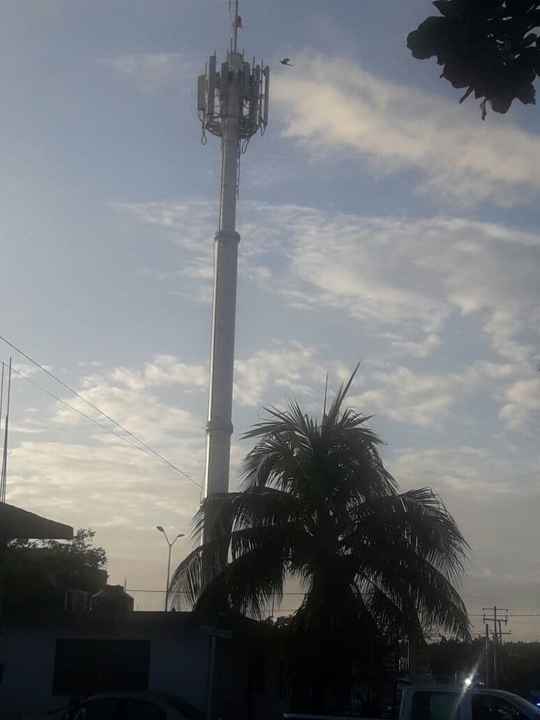 Detienen a tres por destruir instalaciones de una empresa