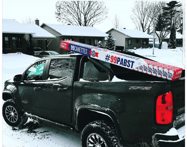 El six de cerveza se queda corto ¡Pabst Blue Ribbon lanza en Canadá un 99 pack!