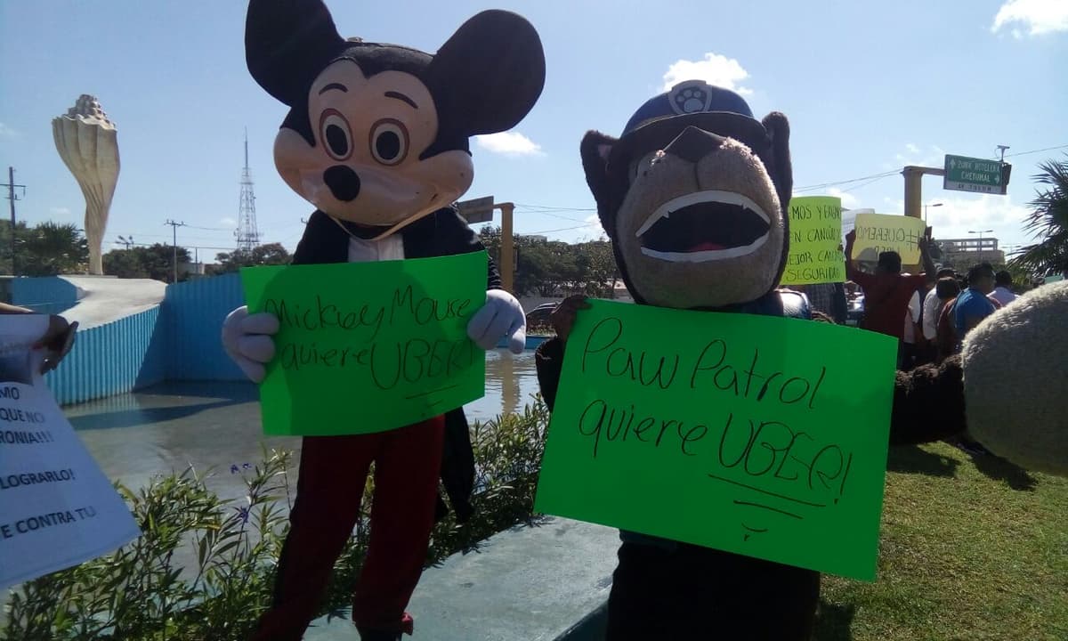 Cancunenses exigen Uber en manifestación