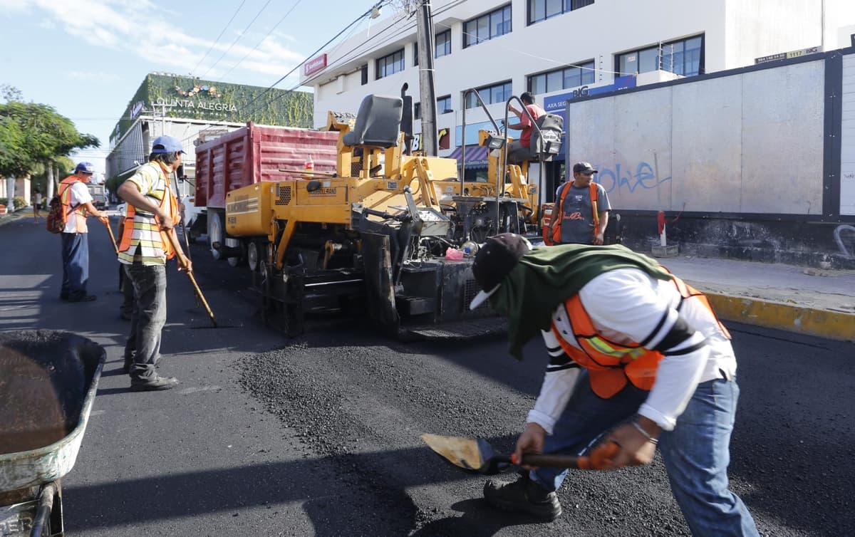 Pavimenta gobierno de Solidaridad más de 183 mil metros cuadrados de vialidades