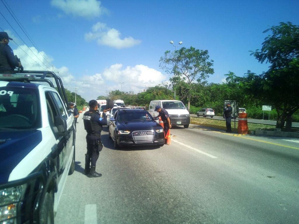 Asaltan camión de valores cerca del Aeropuerto de Cancún