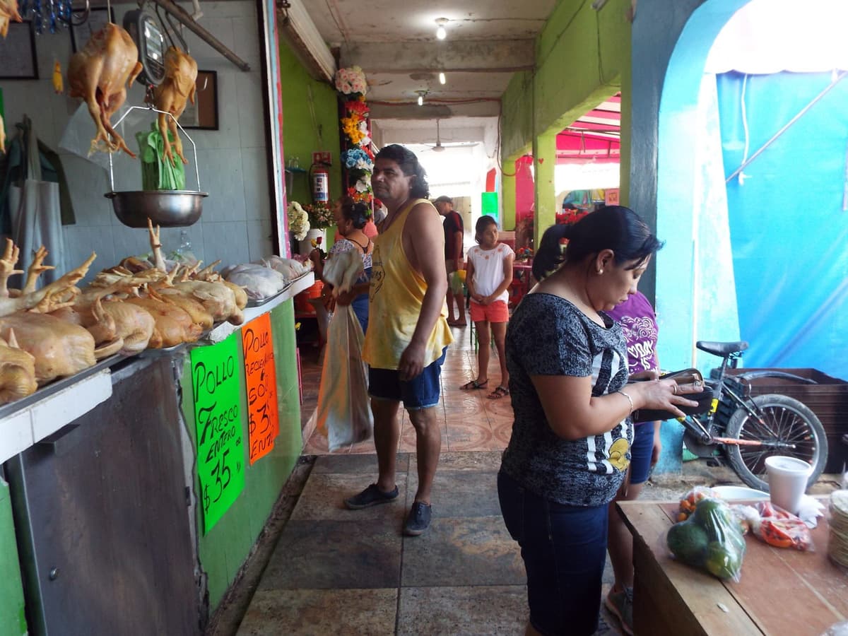 “Se la rifan” para que les rinda el gasto con la cena de navidad