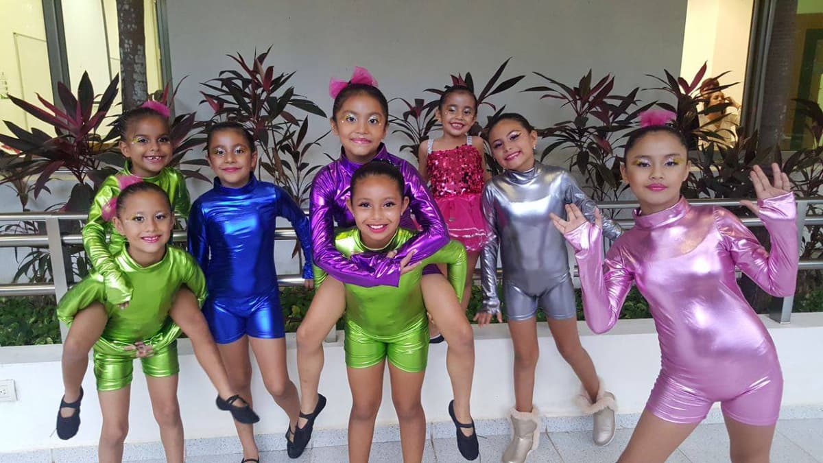 Pequeñas bailarinas demostrarán su talento mañana con "Sueños en los pies"