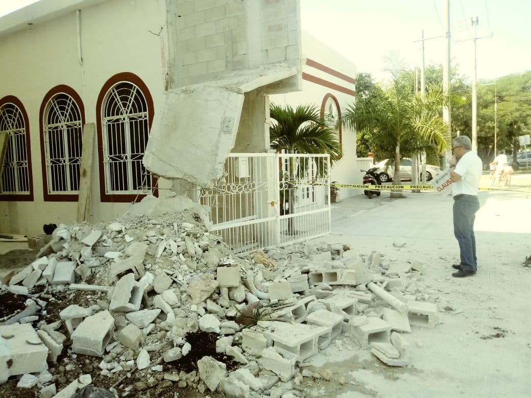 Se desploma parte del techo de una iglesia en Playa del Carmen