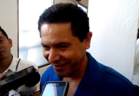 Greg insiste en senaduría y reta a aliados a que lo superen