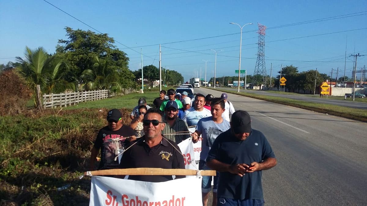 Akumaleños arriban a pie a Chetumal