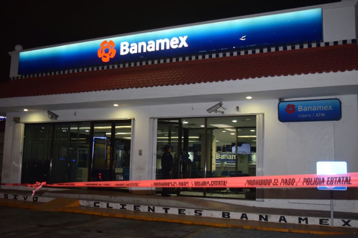 Asaltan banco en la SM 20