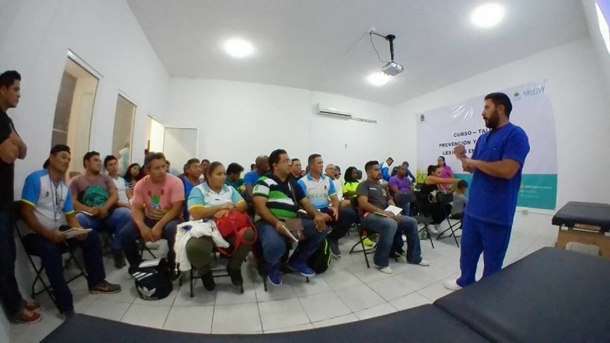 Capacitan a entrenadores sobre prevención y atención de lesiones en el deporte