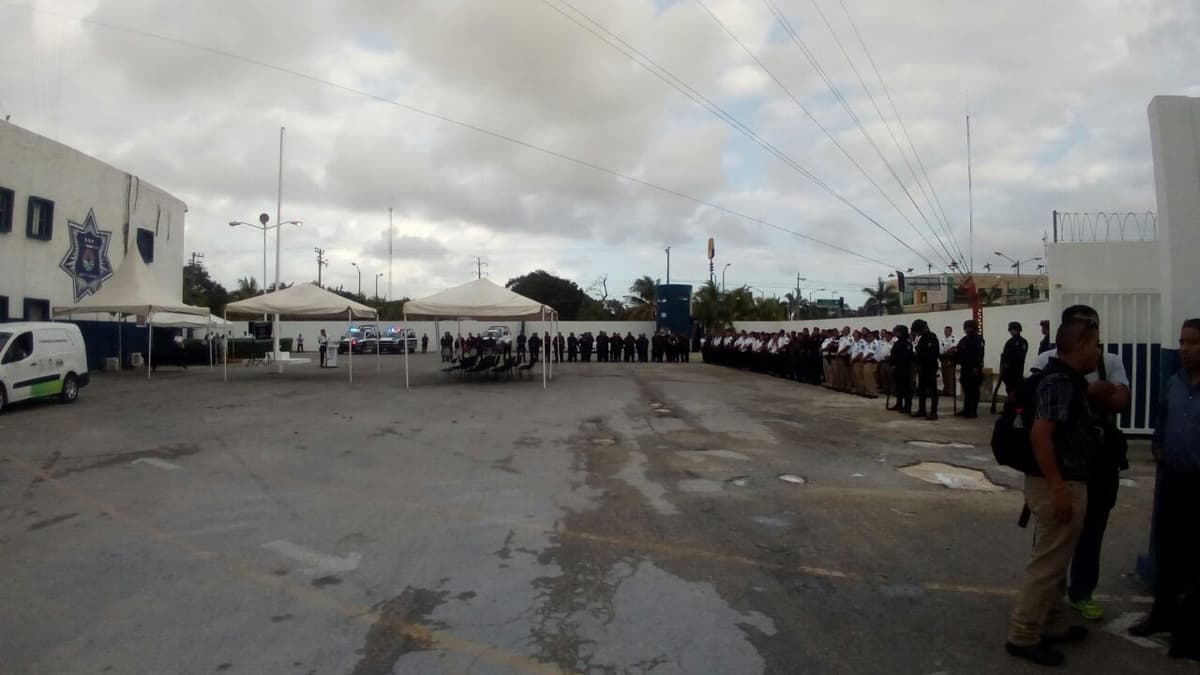 Despiden a policía caído en Cancún