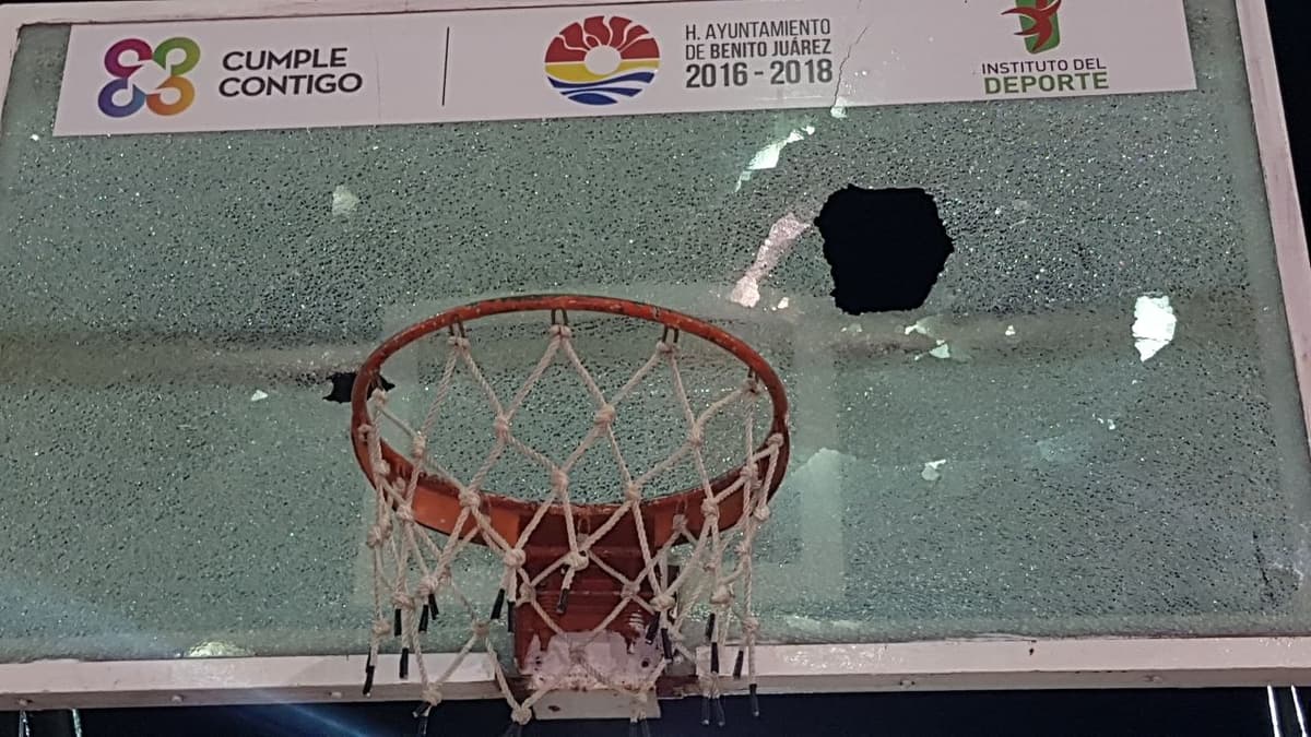 Visita de Meade dejó canastas destrozadas