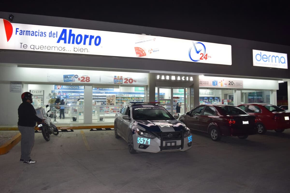 Asaltan farmacia y clientes junto a Puerto Cancún