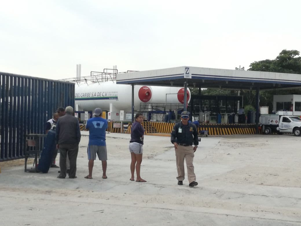 Empleado de Z Gas amenaza a reporteros