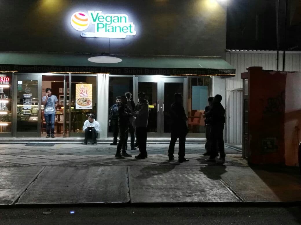 Roban en restaurante vegano en Cancún