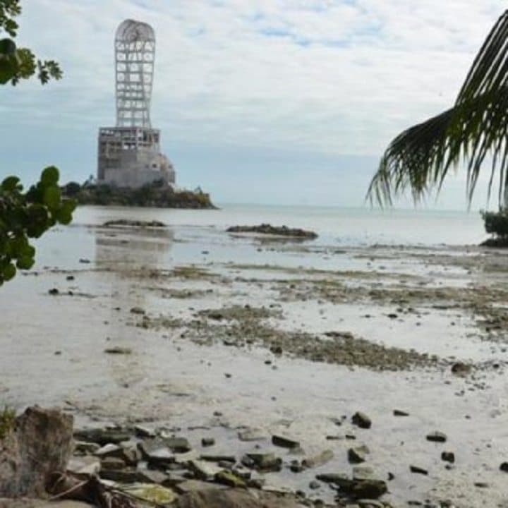 Alejamiento del mar en la bahía no es por causa del sismo
