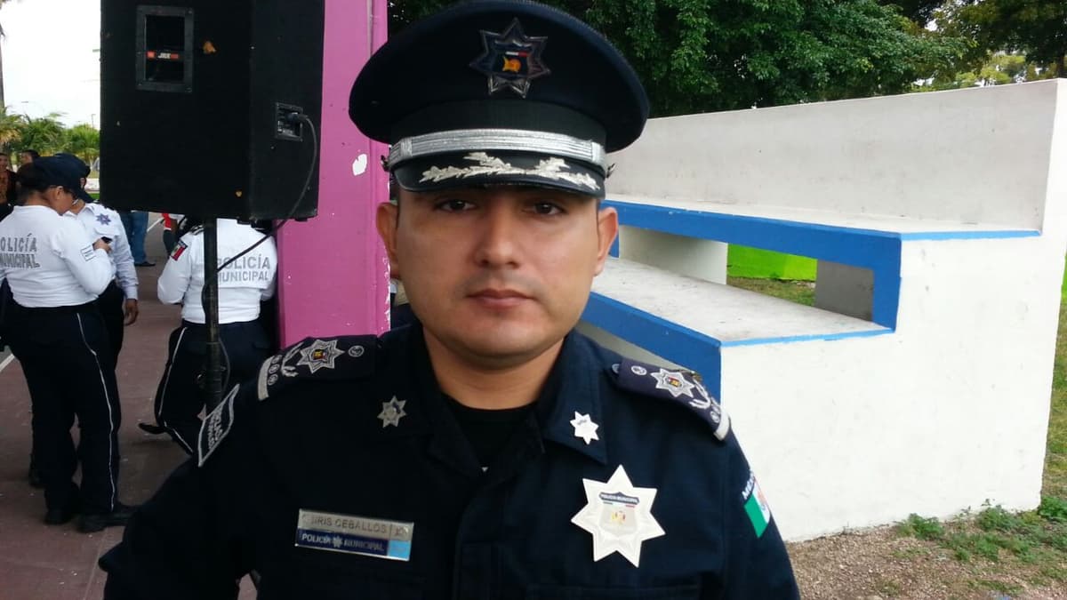 Grupos extranjeros incendian vehículos en Chetumal