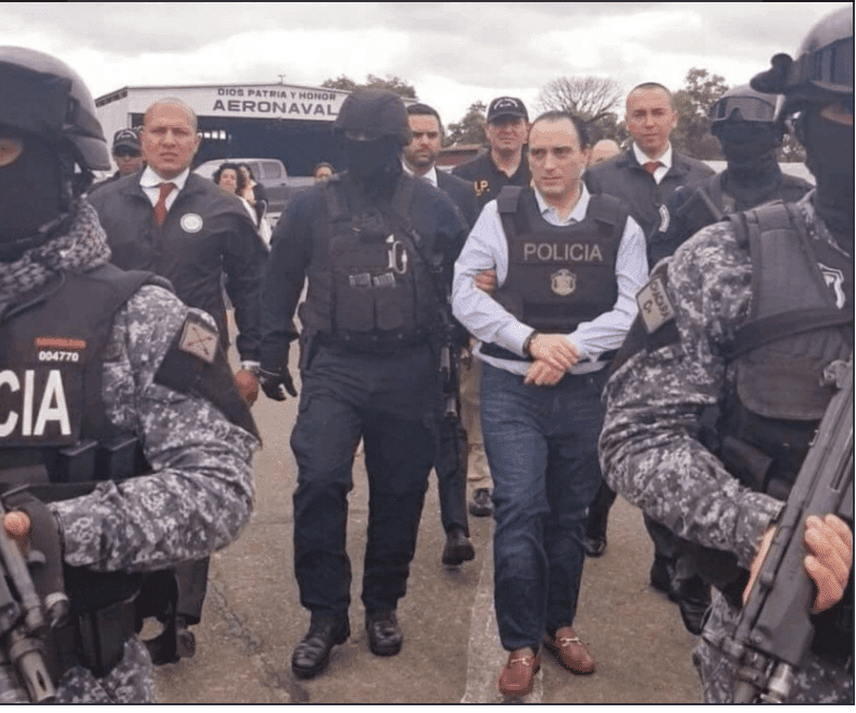 Borge llegó a México con zapatos de 11 mil pesos