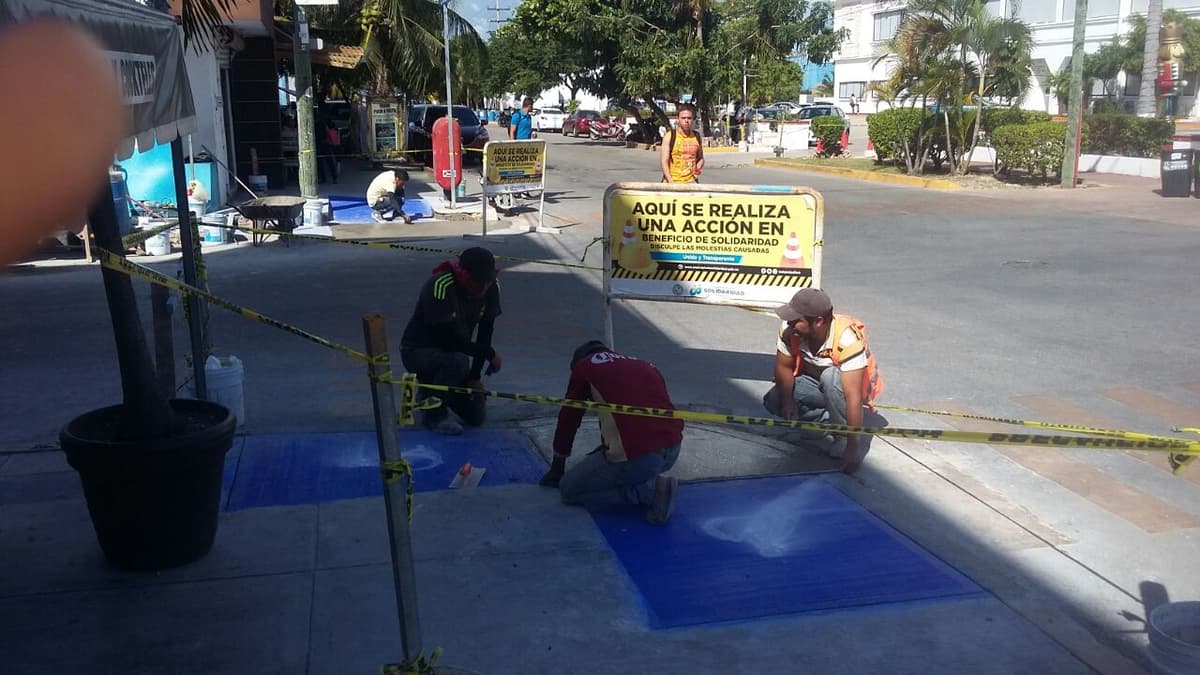 Reconstruyen rampas en el centro de Playa del Carmen