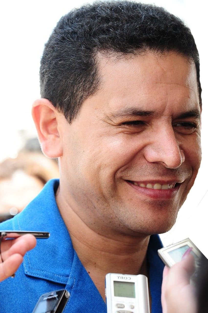  Greg va por candidatura, con o sin Morena