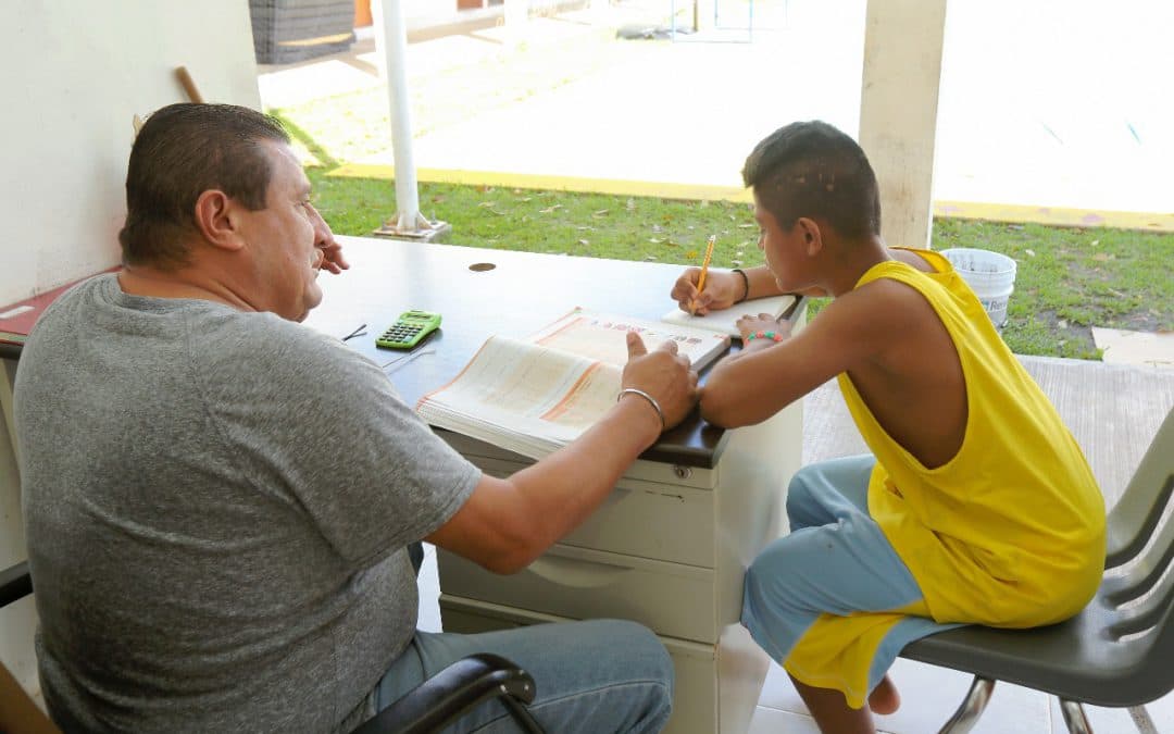 Carlos Joaquín y Gaby Rejón de Joaquín comprometidos con salvaguardar la integridad de la infancia quintanarroense